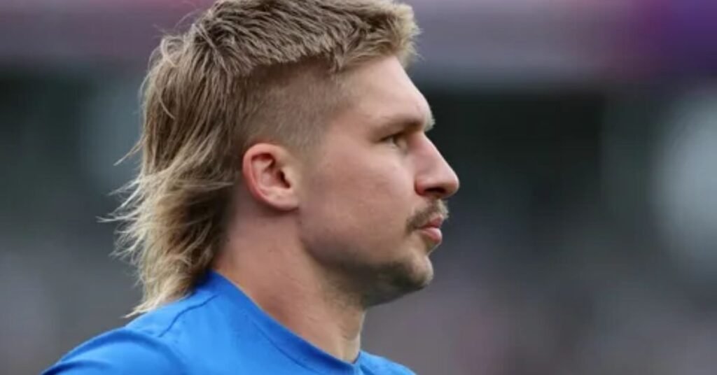 Medium Length Modern Mullet
